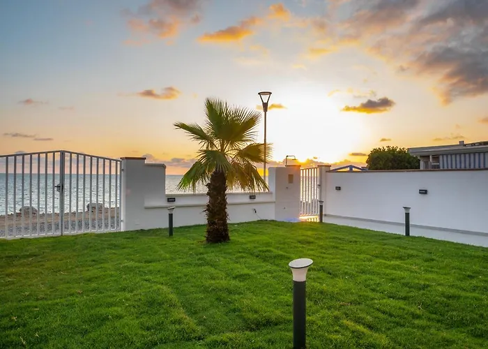 Marisa - Di Lusso Fronte Villa *