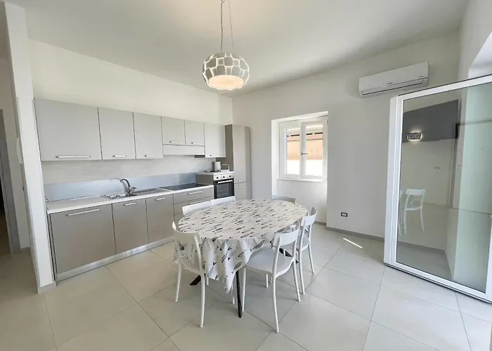 Villa Marisa - Di Lusso Fronte *