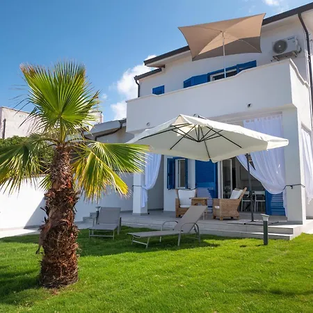 Villa Marisa - Di Lusso Fronte *