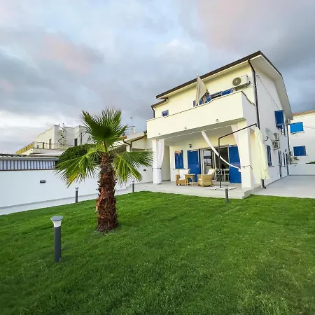 Marisa - Di Lusso Fronte Villa Cittadella del Capo