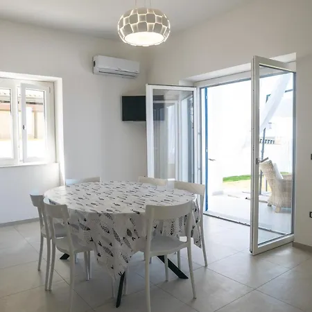 Villa Marisa - Di Lusso Fronte