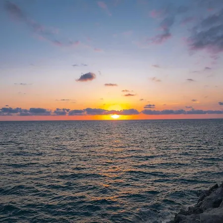 Villa Marisa - Di Lusso Fronte *