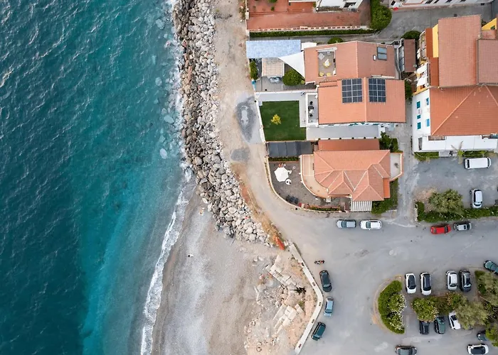 Marisa - Di Lusso Fronte Villa