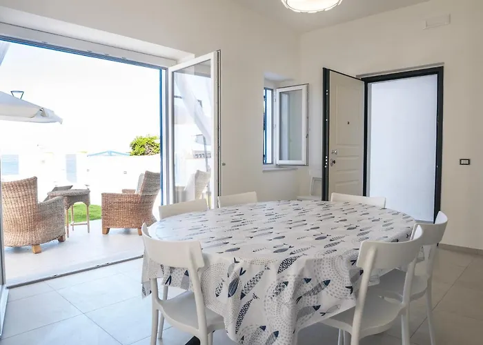 Marisa - Di Lusso Fronte Villa *